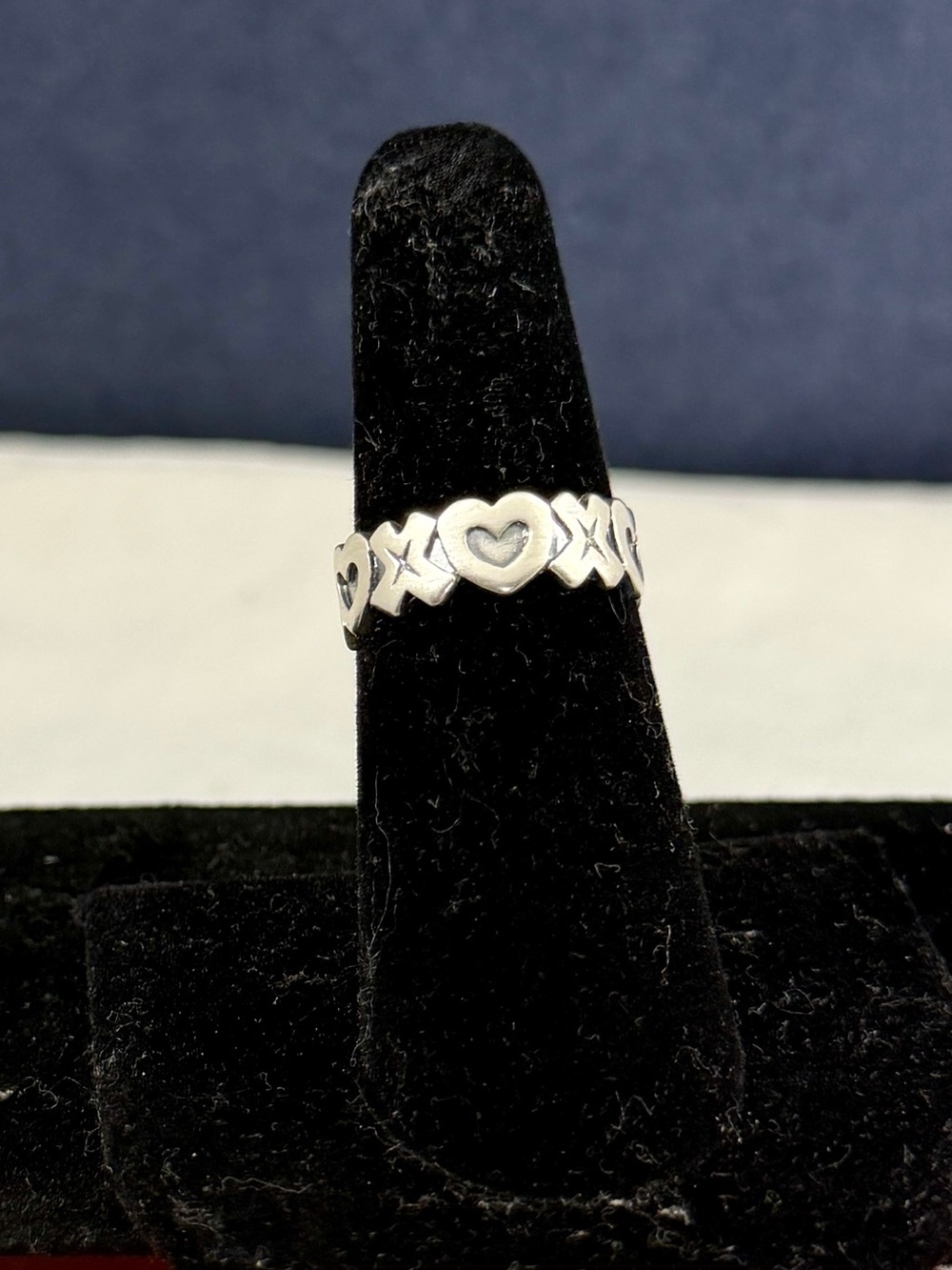 JAMES AVERY Sterling Silver Hugs And Kisses XOXO Ring; SIZE 5.5; RETIRED